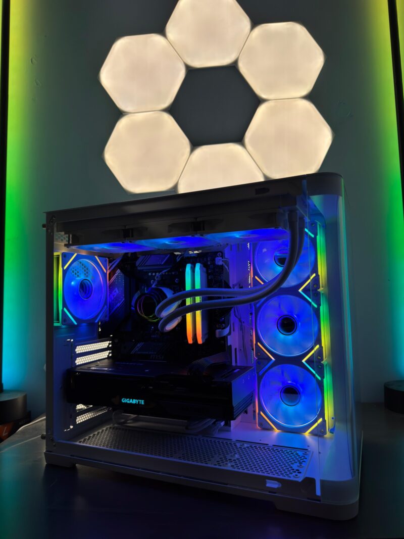 GeB GAMING AVANTGARDE WHITE - RX 7700XT - immagine 2
