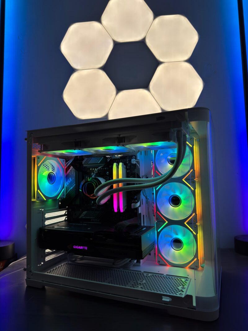 GeB GAMING AVANTGARDE WHITE - RX 7700XT - immagine 3