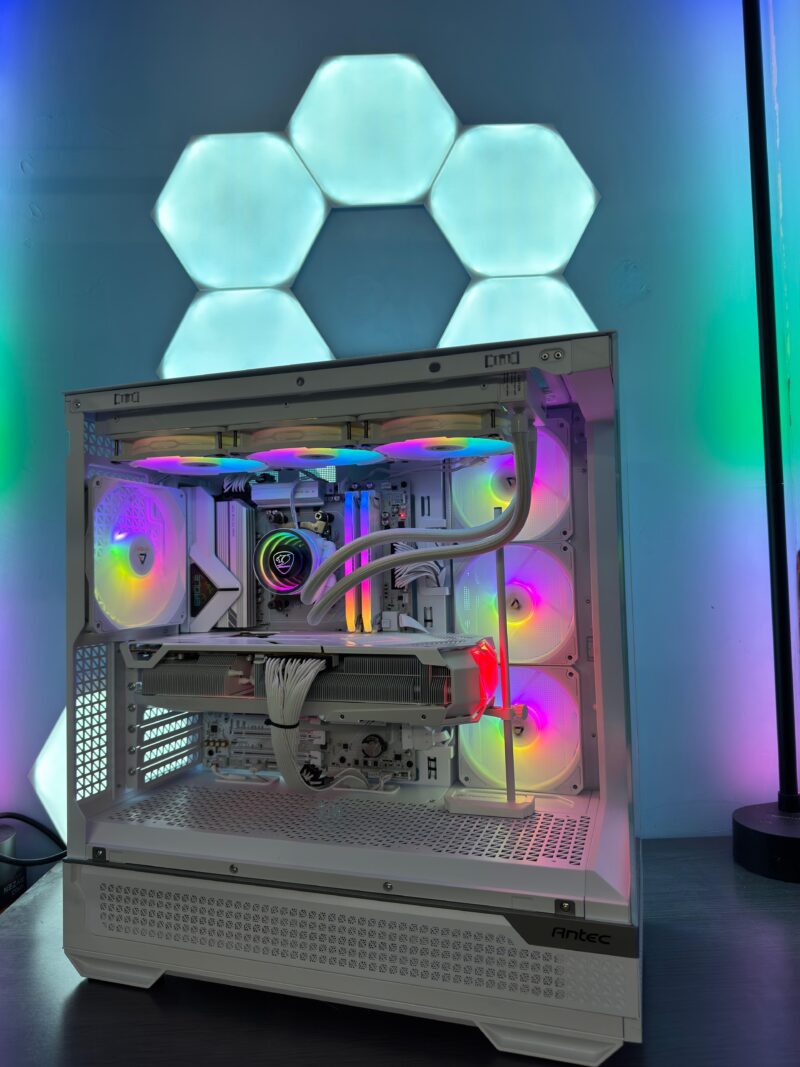 GeB GAMING EPIC WHITE - RX 9070 XT - immagine 2