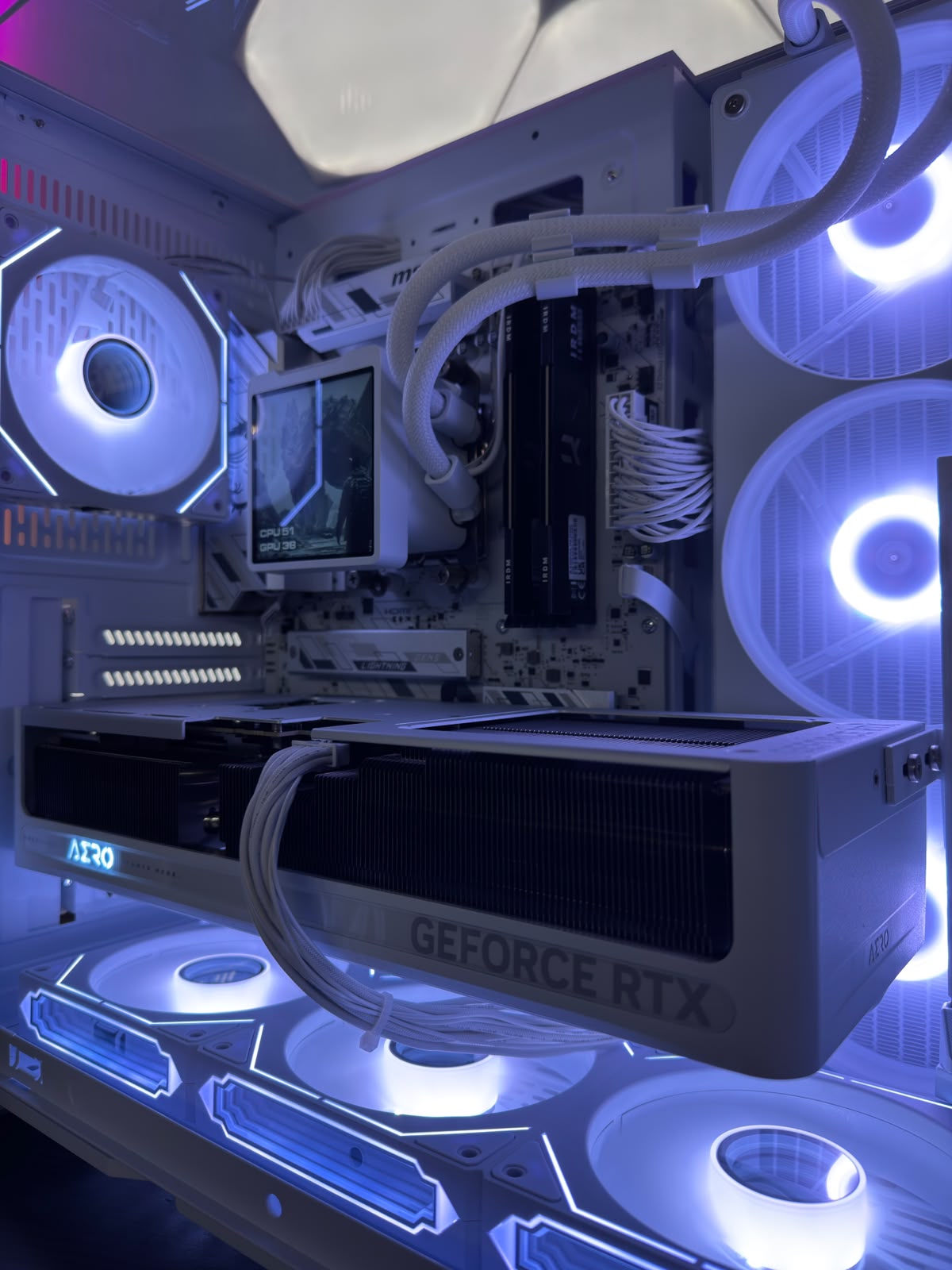 GeB GAMING WHITE DIAMOND - RTX 5070 TI - immagine 2