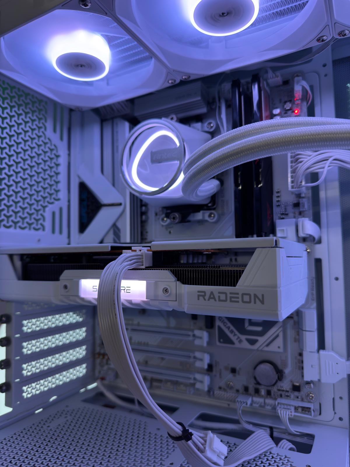 GeB GAMING HIKARI WHITE - RX 9060 XT 16G - PRONTA CONSEGNA - immagine 2