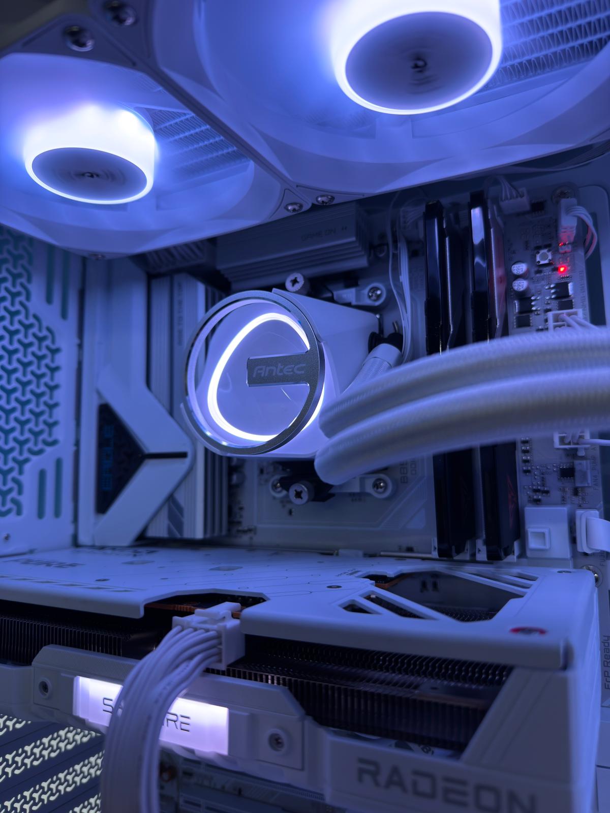 GeB GAMING HIKARI WHITE - RX 9060 XT 16G - PRONTA CONSEGNA - immagine 3