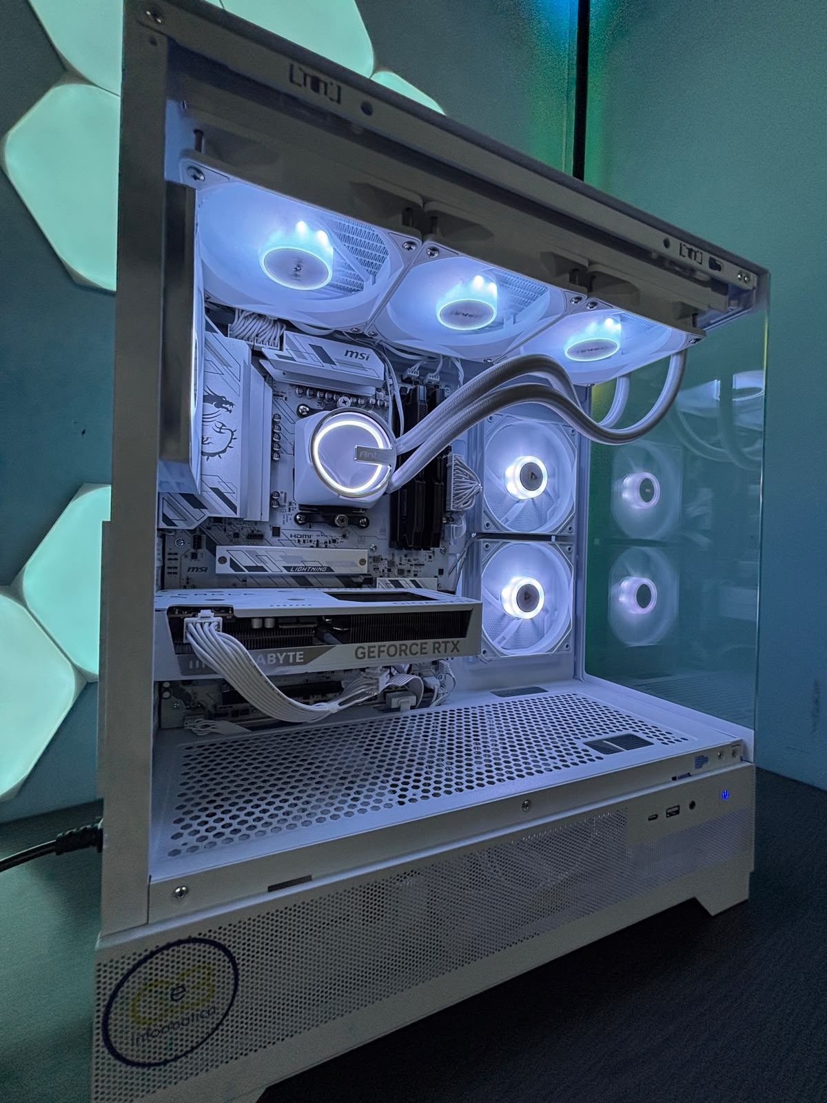 GeB GAMING RUMI WHITE - RTX 5060 - immagine 2