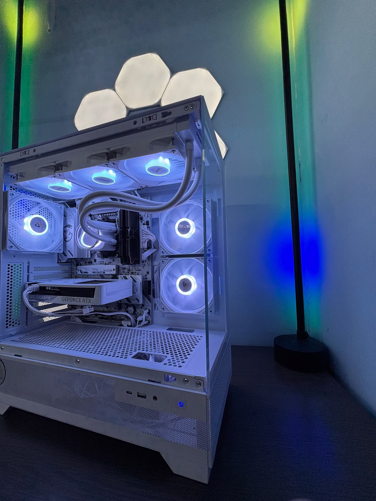 GeB GAMING RUMI WHITE - RTX 5060 - immagine 5