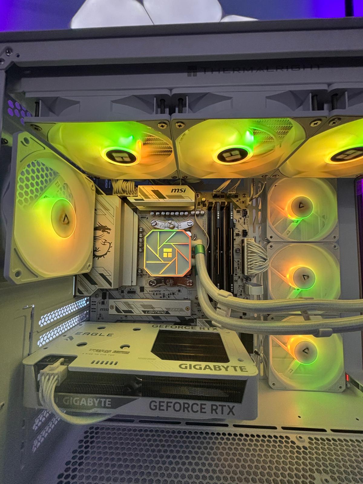 GeB GAMING ZEUS WHITE - RTX 5060 TI - immagine 3