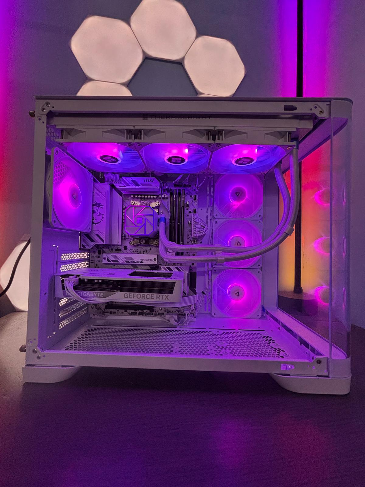 GeB GAMING ZEUS WHITE - RTX 5060 TI - immagine 4