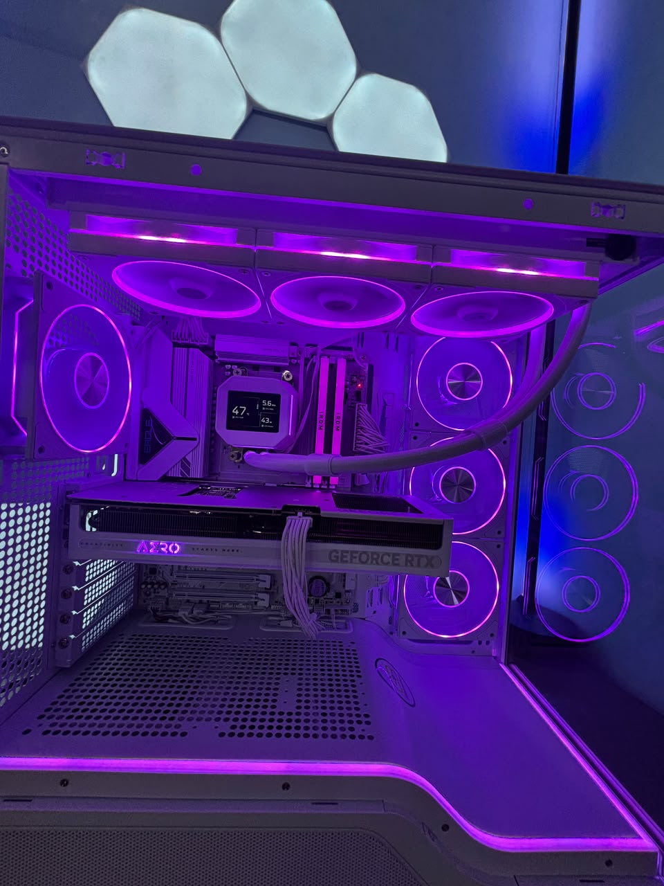 GeB GAMING WHITE WAVE - RTX 5080 - immagine 4