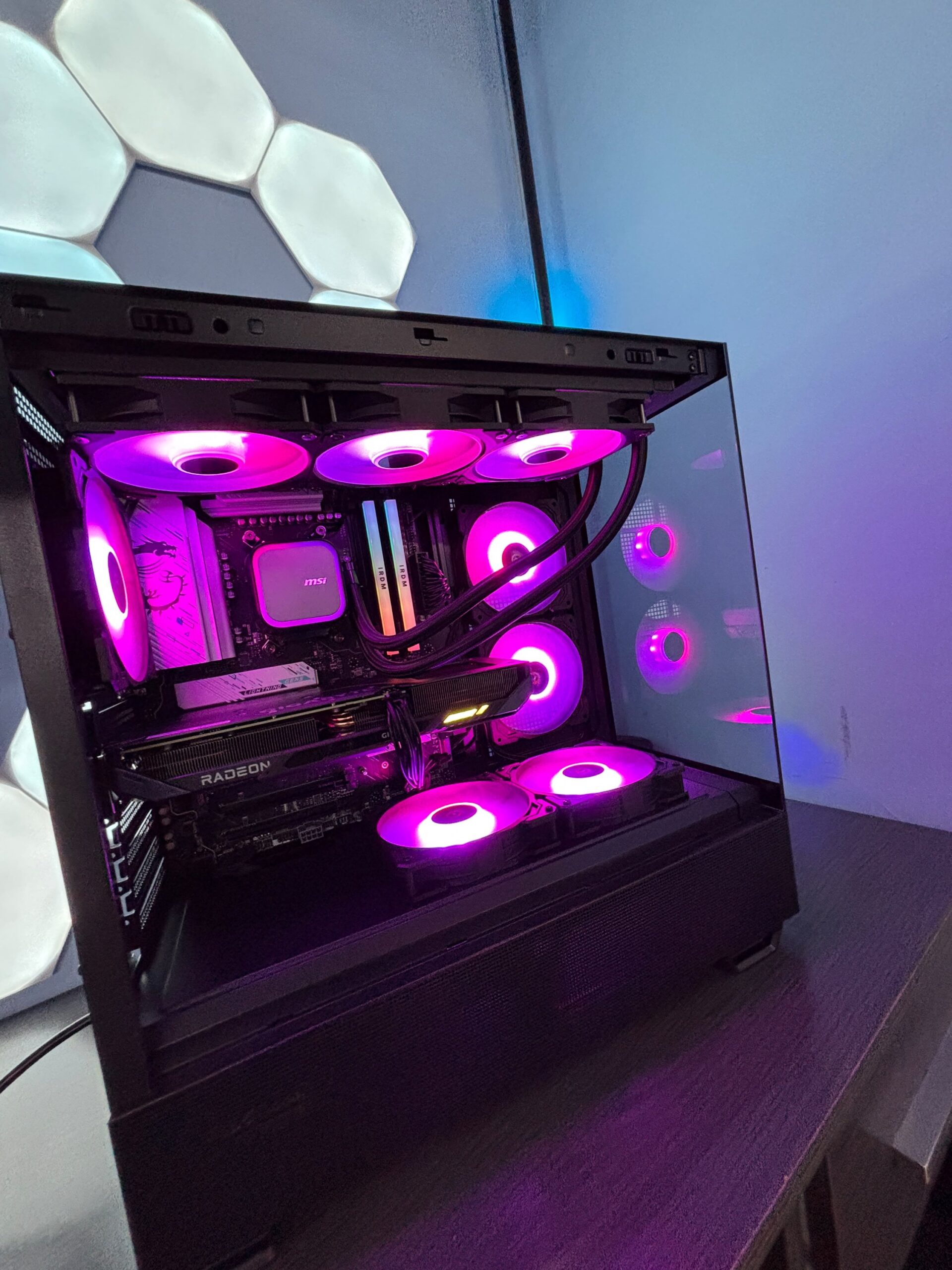 GeB GAMING COMPETITIVE AMD - RX 9060 XT 16GB - immagine 3
