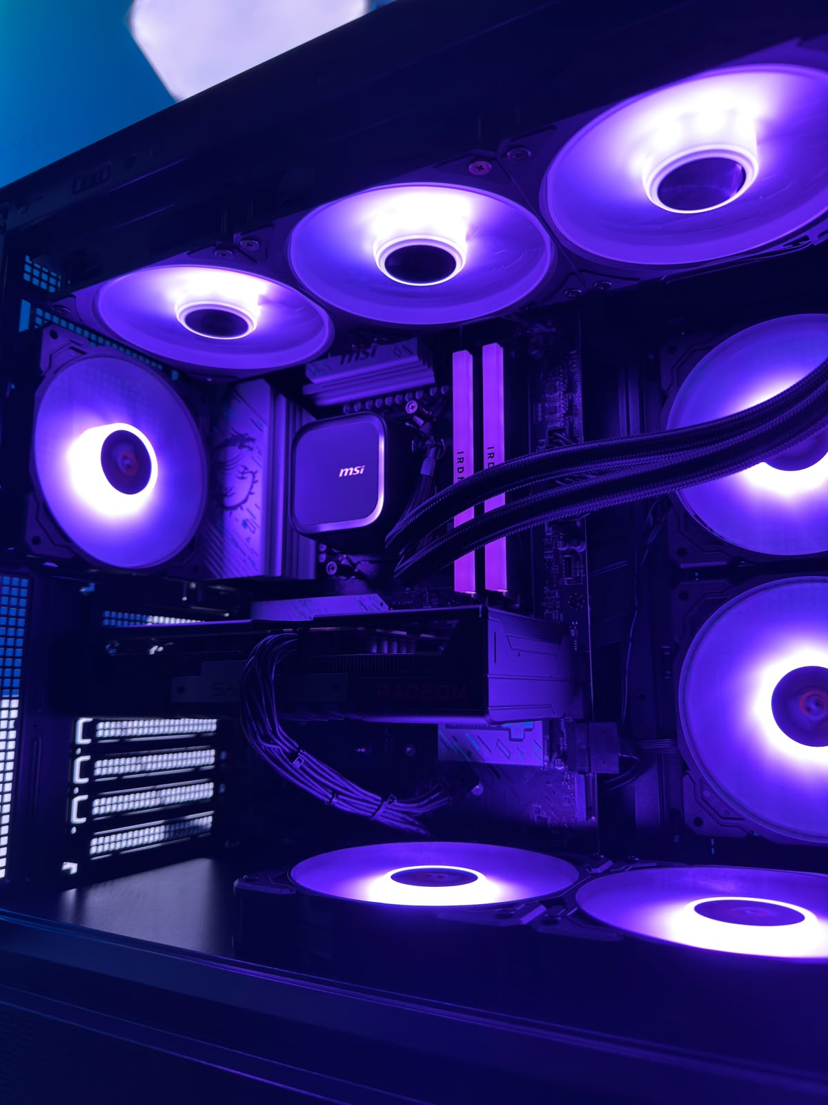 GeB GAMING COMPETITIVE - RX 9060 XT 16GB - immagine 2